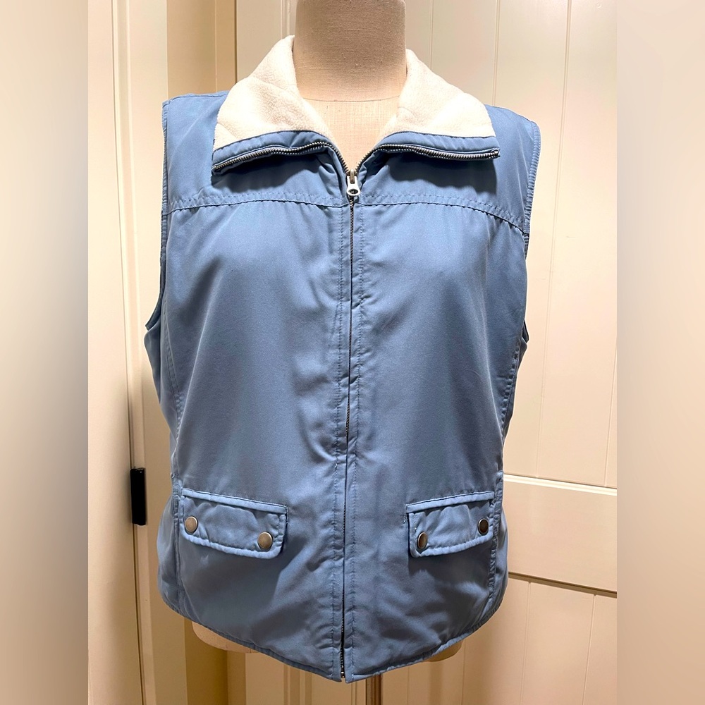 SONOMA Size XL EUC Vest Quilted Sherpa Lined Zipper Closure Snap & Slant Pockets